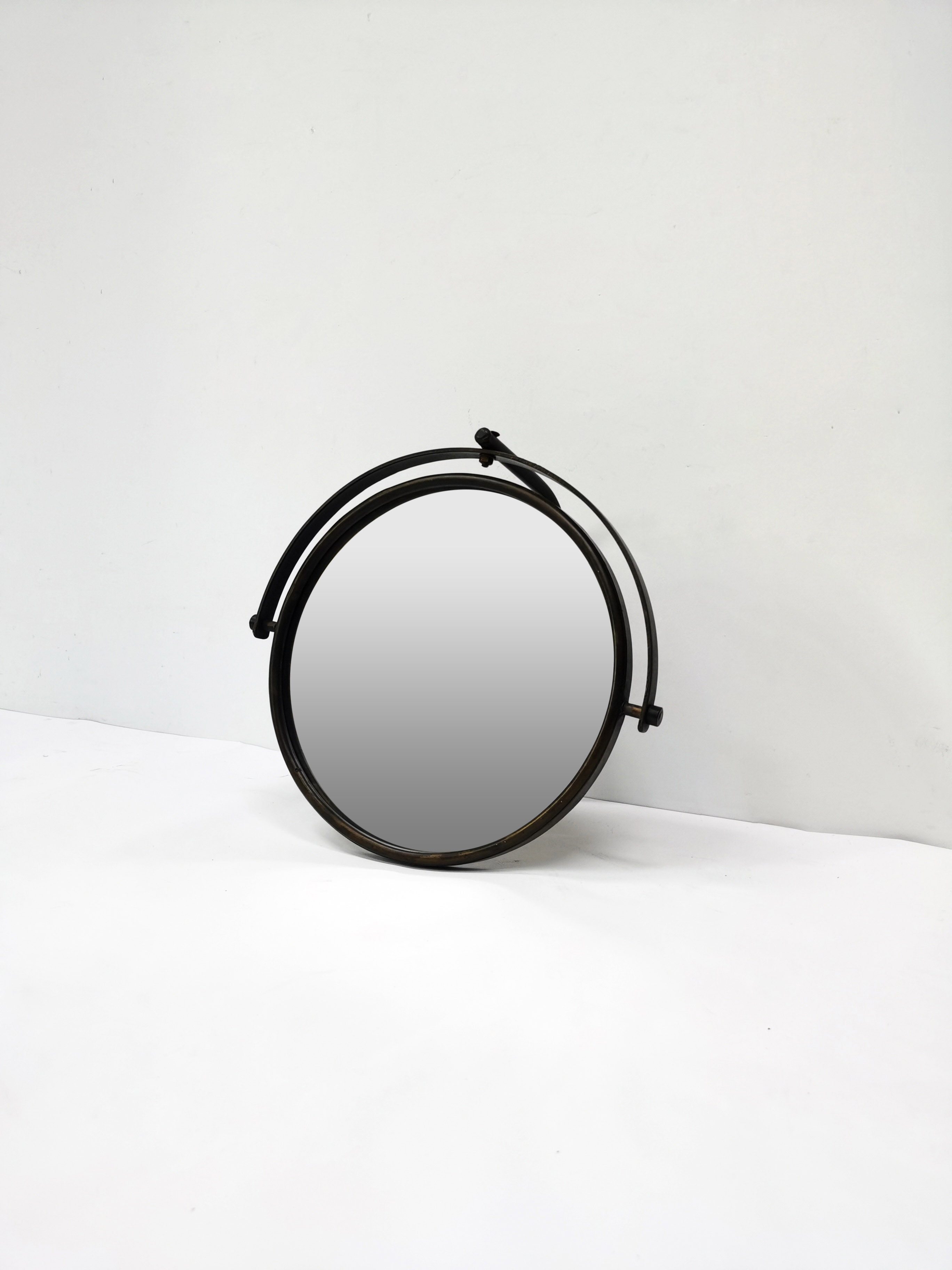 KT23018-725